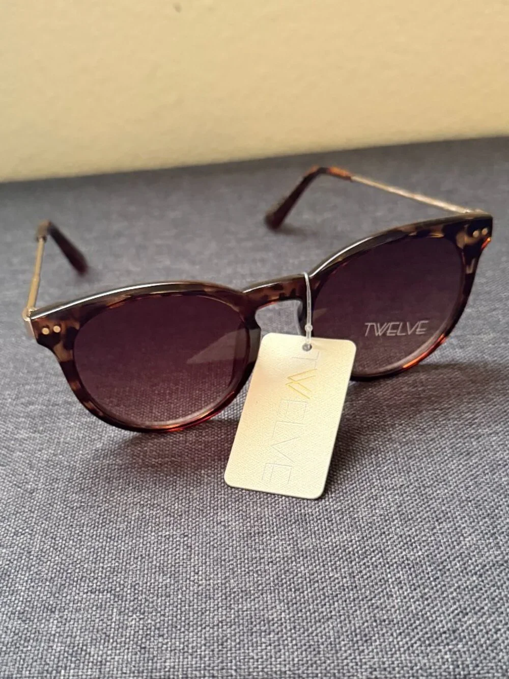 NWT Tortoise Round Sunglasses (with Free Case!)